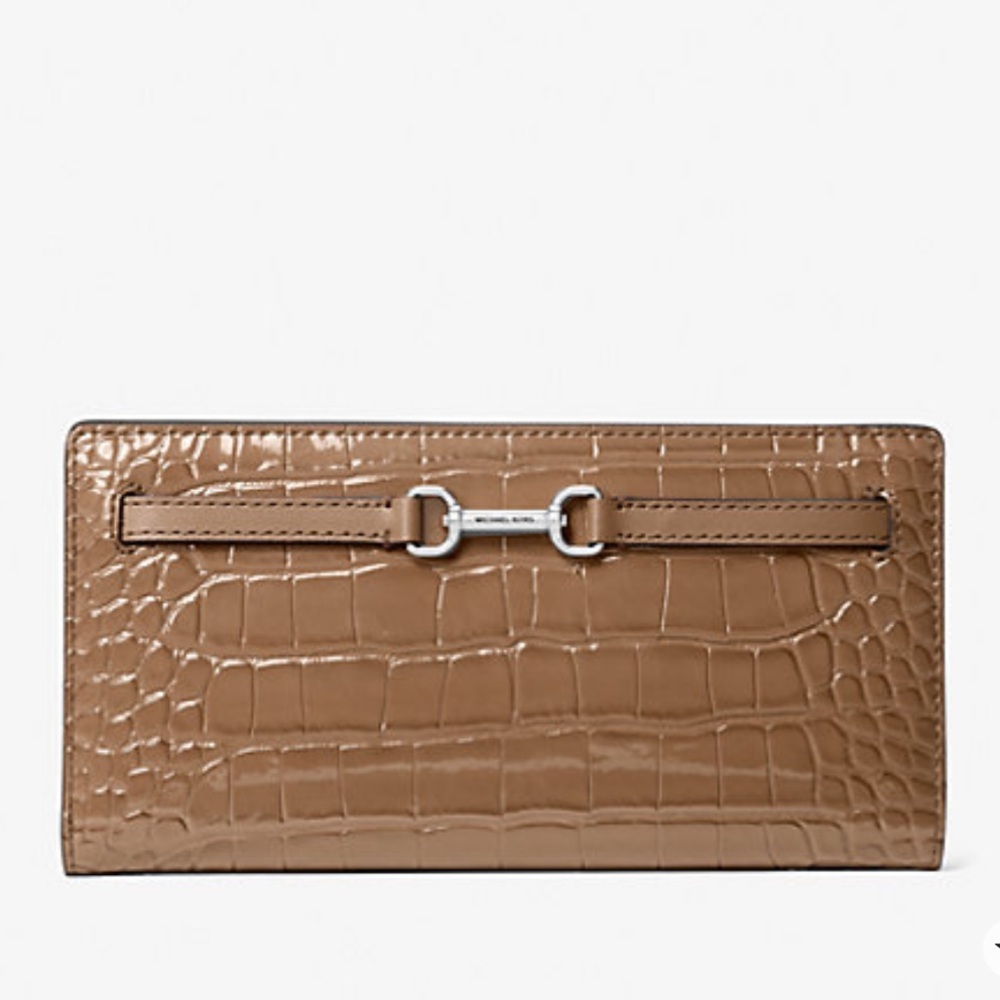 MICHAEL KORS Carson Lg Snap Patent Crocodile Embossed Bifold Wallet
Driftwood